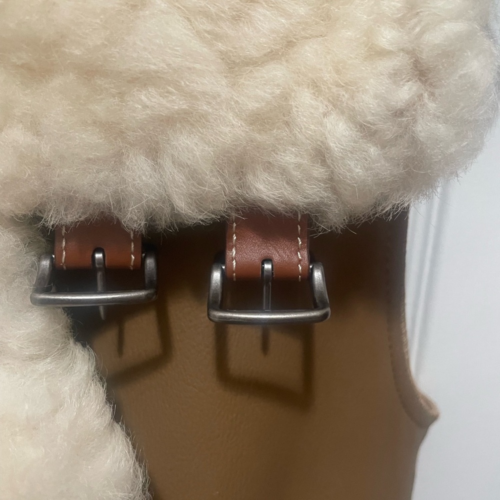 Coach  Lamb leather/shearling natural/ivory reversible Vest. - Picture 7 of 16